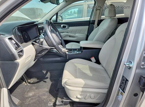 KNDRKDLG5P5160082 2023 KIA SORENTO Silver Вид салону спереду