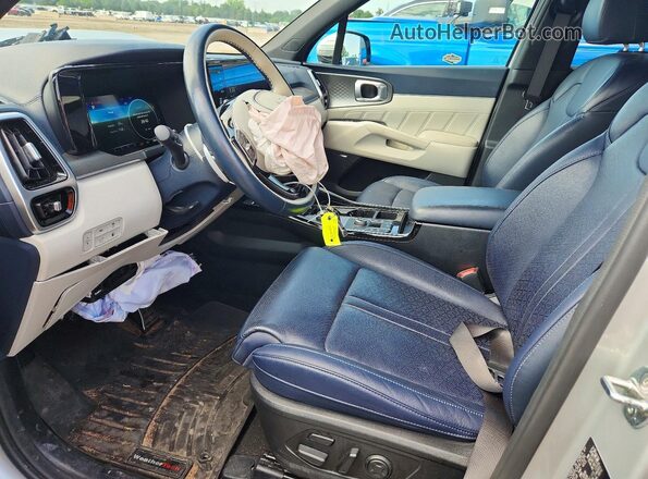 KNDRMDLH4N5066260 2022 KIA SORENTO Silver წინა სალონის ხედი