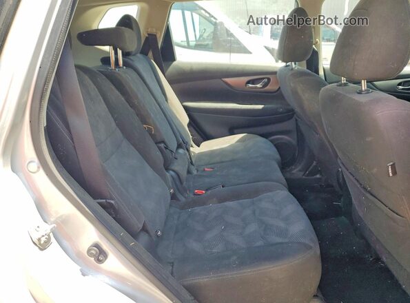 KNMAT2MT0GP612065 2016 NISSAN ROGUE Silver Вид задньої частини салону