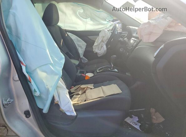 KNMAT2MT0GP637855 2016 NISSAN ROGUE Серебряный Вид салона спереди