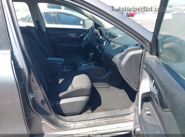 KNMAT2MT0HP585273 2017 NISSAN ROGUE Gray წინა სალონის ხედი