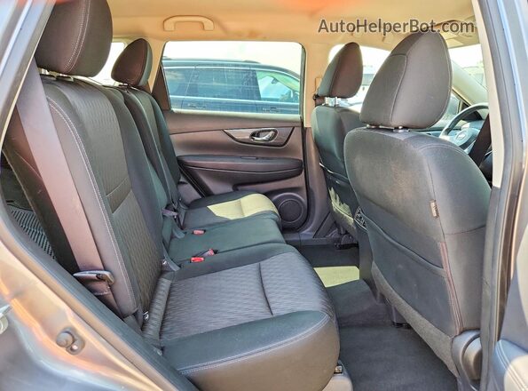 KNMAT2MT0JP517545 2018 NISSAN ROGUE Серый Вид задних сидений