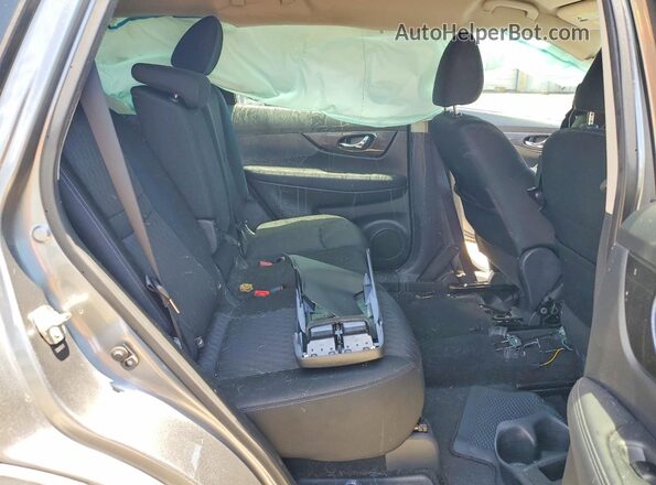 KNMAT2MT0JP549038 2018 NISSAN ROGUE Gray Vista interior trasera