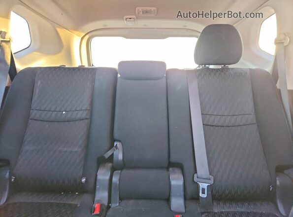 KNMAT2MT0JP573887 2018 NISSAN ROGUE Blue Rear seats view