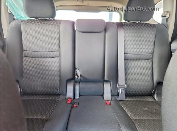 KNMAT2MT0JP607990 2018 NISSAN ROGUE Silver Вид задніх сидінь