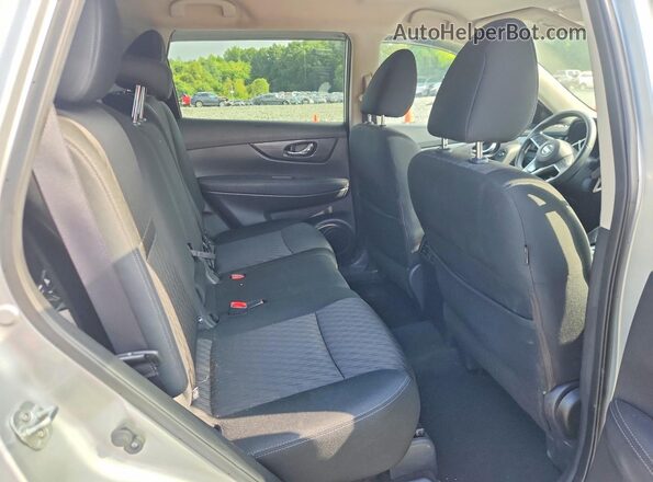 KNMAT2MT0JP612803 2018 NISSAN ROGUE Silver Widok wnętrza z tyłu
