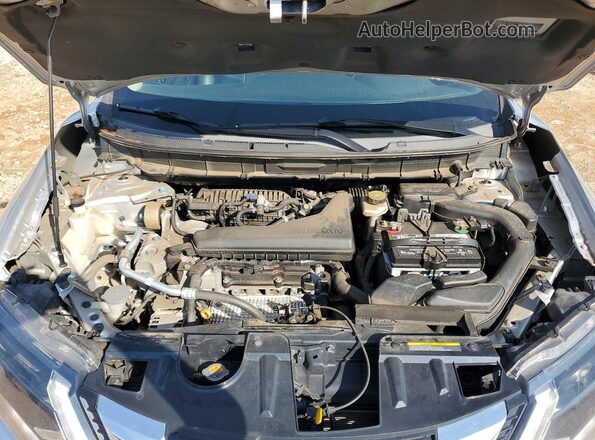 KNMAT2MT0JP621792 2018 NISSAN ROGUE Silver Vista del compartimento del motor