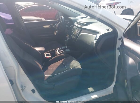 KNMAT2MT1GP691228 2016 NISSAN ROGUE Белый Вид салона спереди