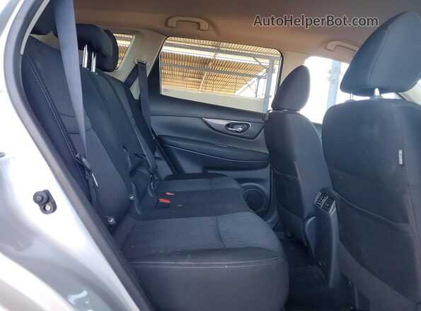 KNMAT2MT1HP551407 2017 NISSAN ROGUE Silver უკანა სალონის ხედი