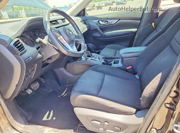 KNMAT2MT1JP514556 2018 NISSAN ROGUE Черный Вид салона спереди