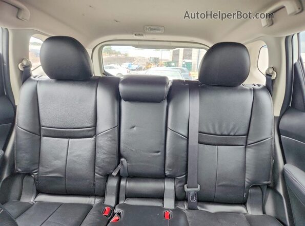 KNMAT2MT1JP571873 2018 NISSAN ROGUE White Vista de los asientos traseros