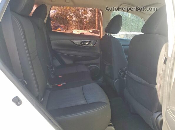 KNMAT2MT1JP603494 2018 NISSAN ROGUE White Rear interior view