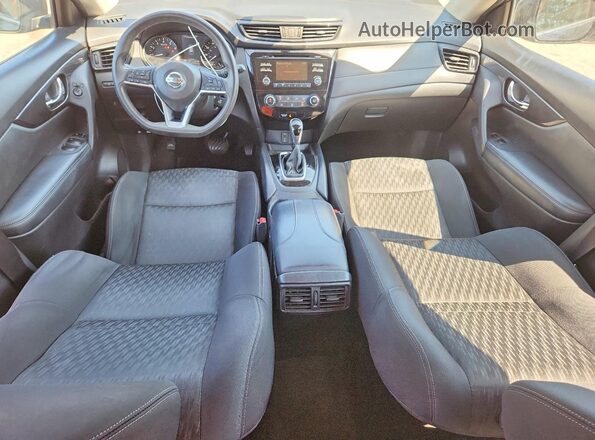 KNMAT2MT2HP530615 2017 NISSAN ROGUE Черный Вид панели приборов