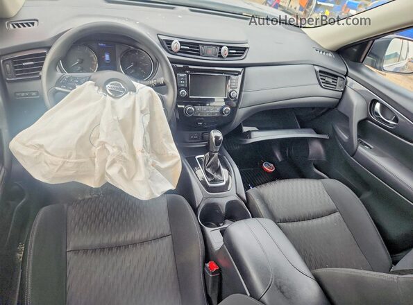 KNMAT2MT2JP611068 2018 NISSAN ROGUE Blue Dashboard view