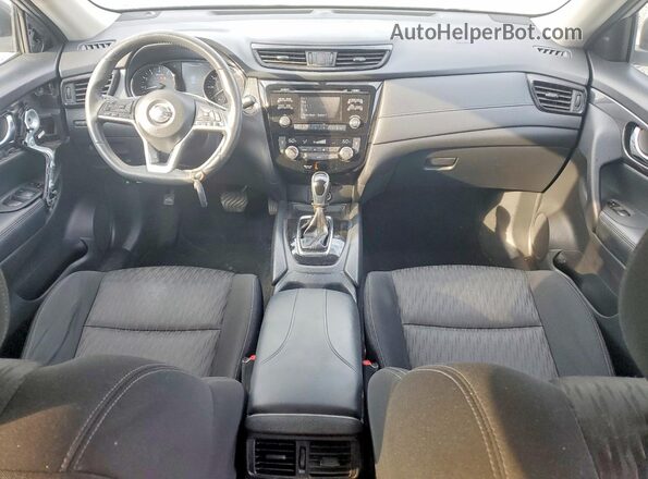 KNMAT2MT3HP503925 2017 NISSAN ROGUE Silver Вид панелі приладів