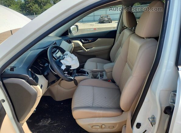 KNMAT2MT3HP510471 2017 NISSAN ROGUE White Вид салону спереду