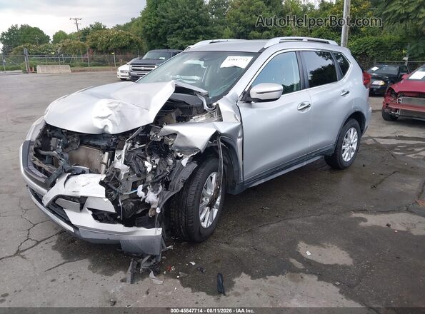 KNMAT2MT3JP532914 2018 NISSAN ROGUE Серебряный Передняя левая четверть