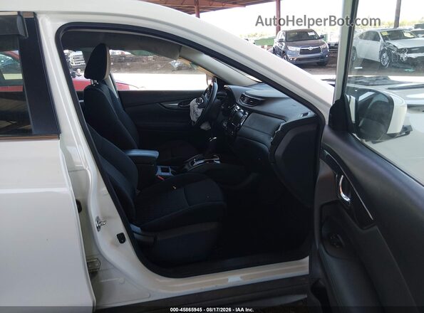 KNMAT2MT3JP538986 2018 NISSAN ROGUE Белый Вид салона спереди