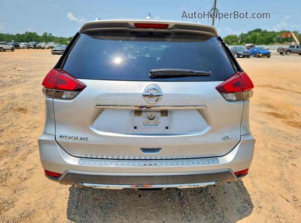 KNMAT2MT3JP602413 2018 NISSAN ROGUE Silver Widok z tyłu