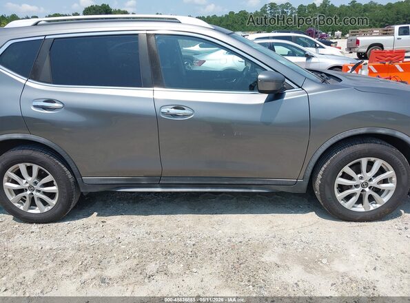 KNMAT2MT4JP523557 2018 NISSAN ROGUE Gray Widok wnętrza z tyłu