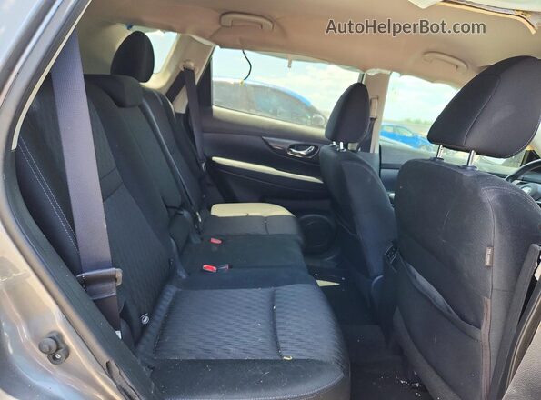 KNMAT2MT4JP536793 2018 NISSAN ROGUE Silver Սալոնի հետևի տեսք