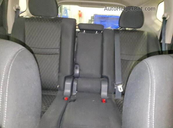KNMAT2MT4JP596220 2018 NISSAN ROGUE Gray Rear seats view