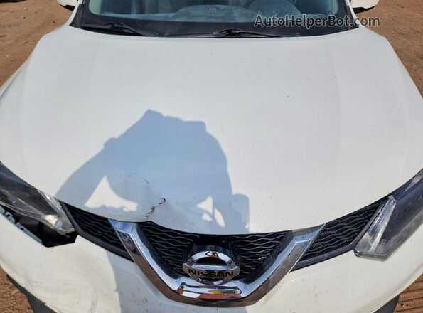KNMAT2MT5GP706359 2016 NISSAN ROGUE White Rear interior view