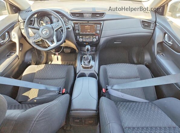 KNMAT2MT5JP593438 2018 NISSAN ROGUE Черный Вид панели приборов