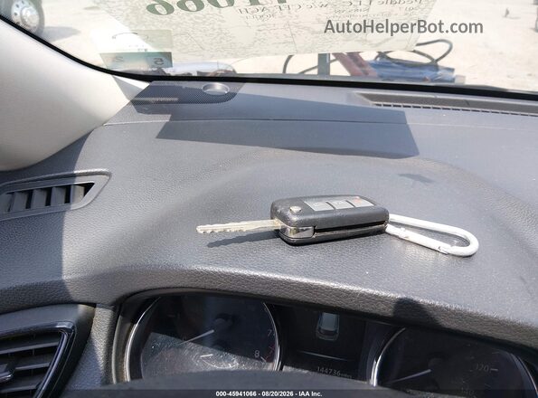 KNMAT2MT6HP533131 2017 NISSAN ROGUE Silver Vista del salpicadero