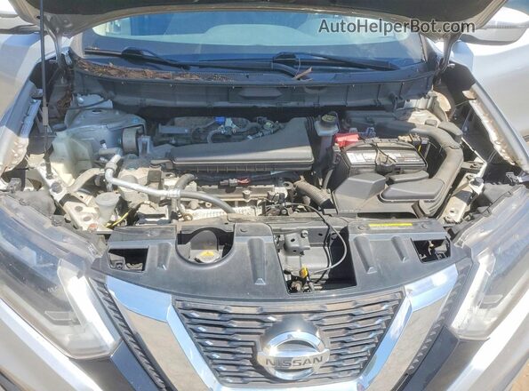 KNMAT2MT6HP537843 2017 NISSAN ROGUE Silver Vista del compartimento del motor