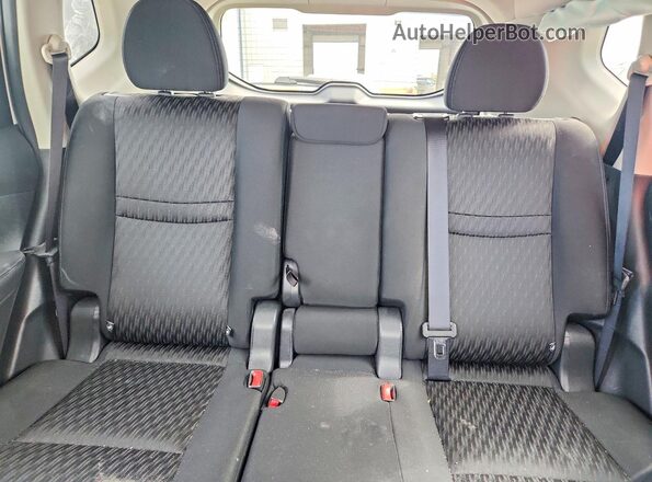 KNMAT2MT6HP609902 2017 NISSAN ROGUE White Rear seats view