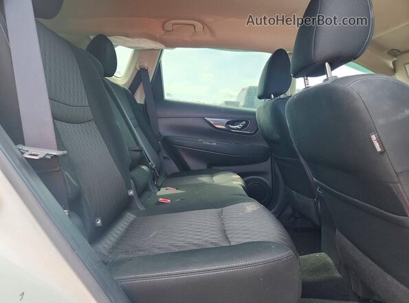 KNMAT2MT6HP609902 2017 NISSAN ROGUE White Rear interior view