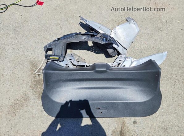 KNMAT2MT6JP570377 2018 NISSAN ROGUE Silver VIN կոդի պիտակի տեսք