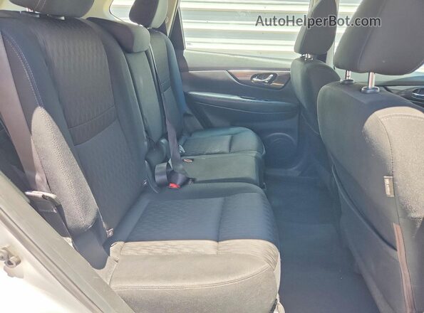 KNMAT2MT6JP570377 2018 NISSAN ROGUE Silver Սալոնի հետևի տեսք
