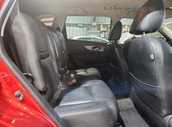 KNMAT2MT7GP667676 2016 NISSAN ROGUE Красный Вид задней части салона