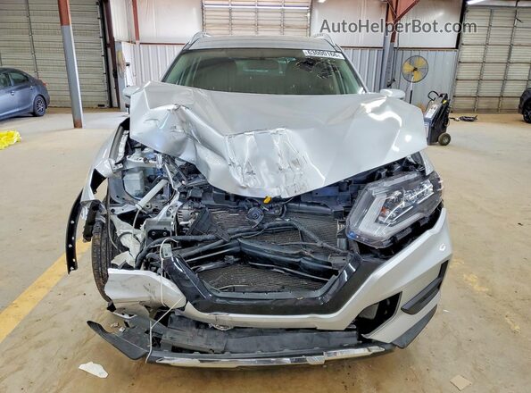 KNMAT2MT7HP570754 2017 NISSAN ROGUE Silver Front view
