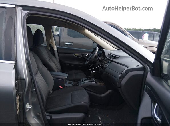 KNMAT2MT7HP578398 2017 NISSAN ROGUE Серый Вид салона спереди