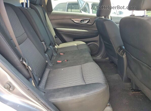 KNMAT2MT7HP611156 2017 NISSAN ROGUE Gray Rear seats view