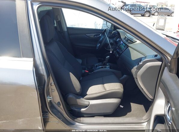 KNMAT2MT7JP512293 2018 NISSAN ROGUE Gray Front interior view