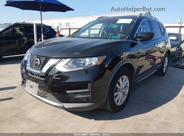 KNMAT2MT7JP524878 2018 NISSAN ROGUE Черный Передняя левая четверть