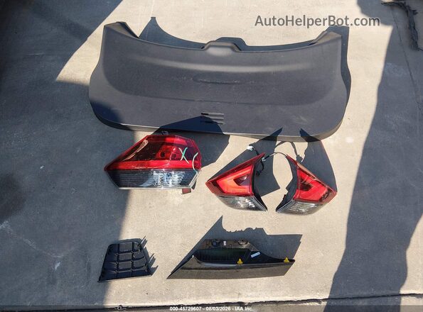 KNMAT2MT7JP524878 2018 NISSAN ROGUE Черный Вид щитка приборов