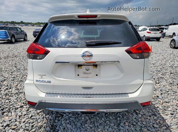KNMAT2MT7JP530695 2018 NISSAN ROGUE White Rear view