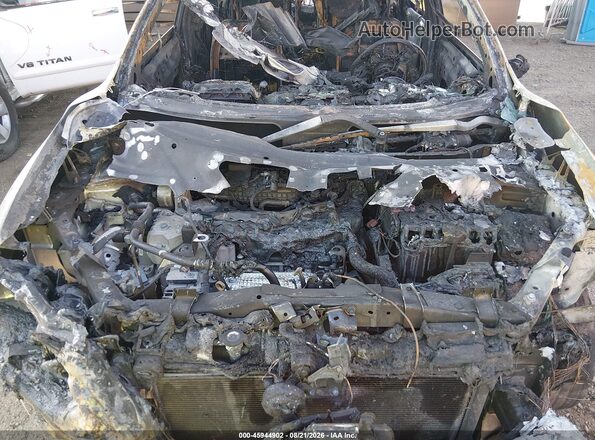 KNMAT2MT7JP540398 2018 NISSAN ROGUE White Widok z tyłu