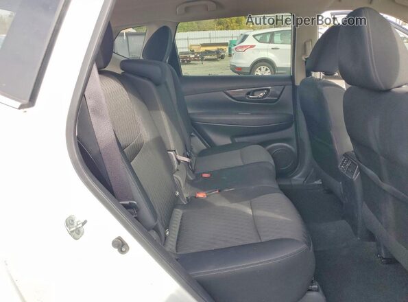 KNMAT2MT7JP570503 2018 NISSAN ROGUE White Rear interior view
