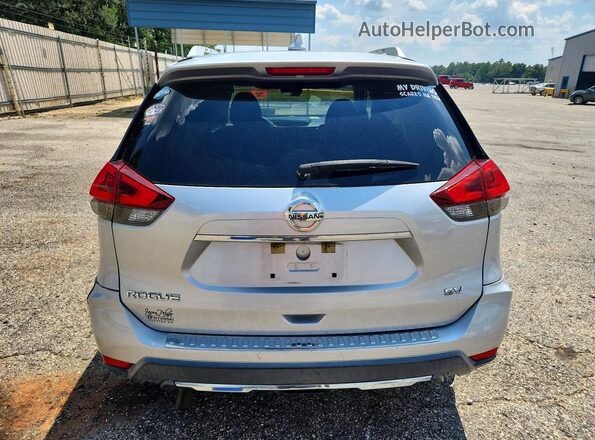 KNMAT2MT7JP590587 2018 NISSAN ROGUE Silver Vista trasera