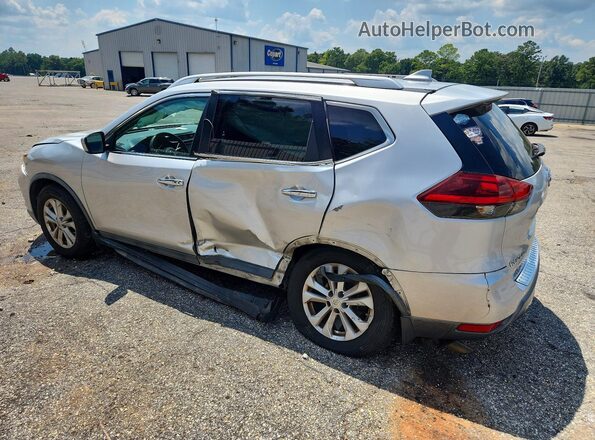 KNMAT2MT7JP590587 2018 NISSAN ROGUE Silver Trasero izquierdo