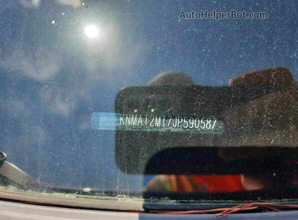 KNMAT2MT7JP590587 2018 NISSAN ROGUE Silver Vista de la etiqueta del VIN