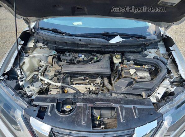 KNMAT2MT7JP590587 2018 NISSAN ROGUE Silver Vista del compartimento del motor