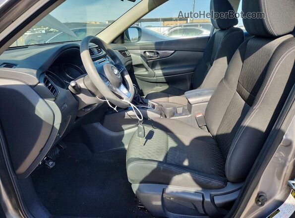 KNMAT2MT8HP506433 2017 NISSAN ROGUE Gray Widok wnętrza z przodu