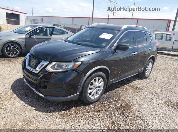 KNMAT2MT8HP608797 2017 NISSAN ROGUE Черный Передняя левая четверть